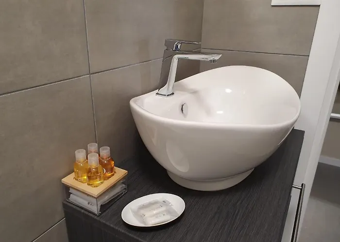 Residenza Azzurra Каттолика